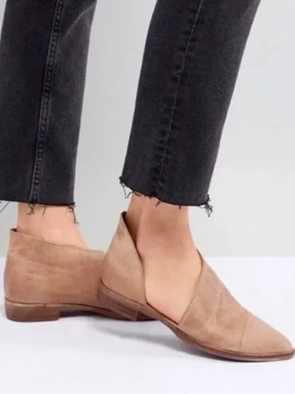 Free People | Royale D'orsay Style Pointy Toe Flat in Distressed Leather 39.5/9